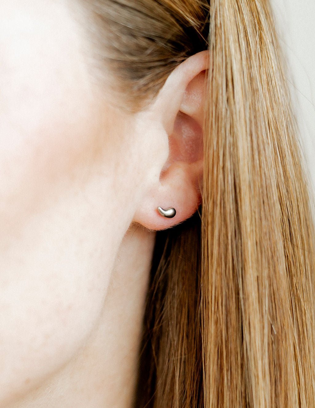 Screwback Stud Earrings - Emma Silver