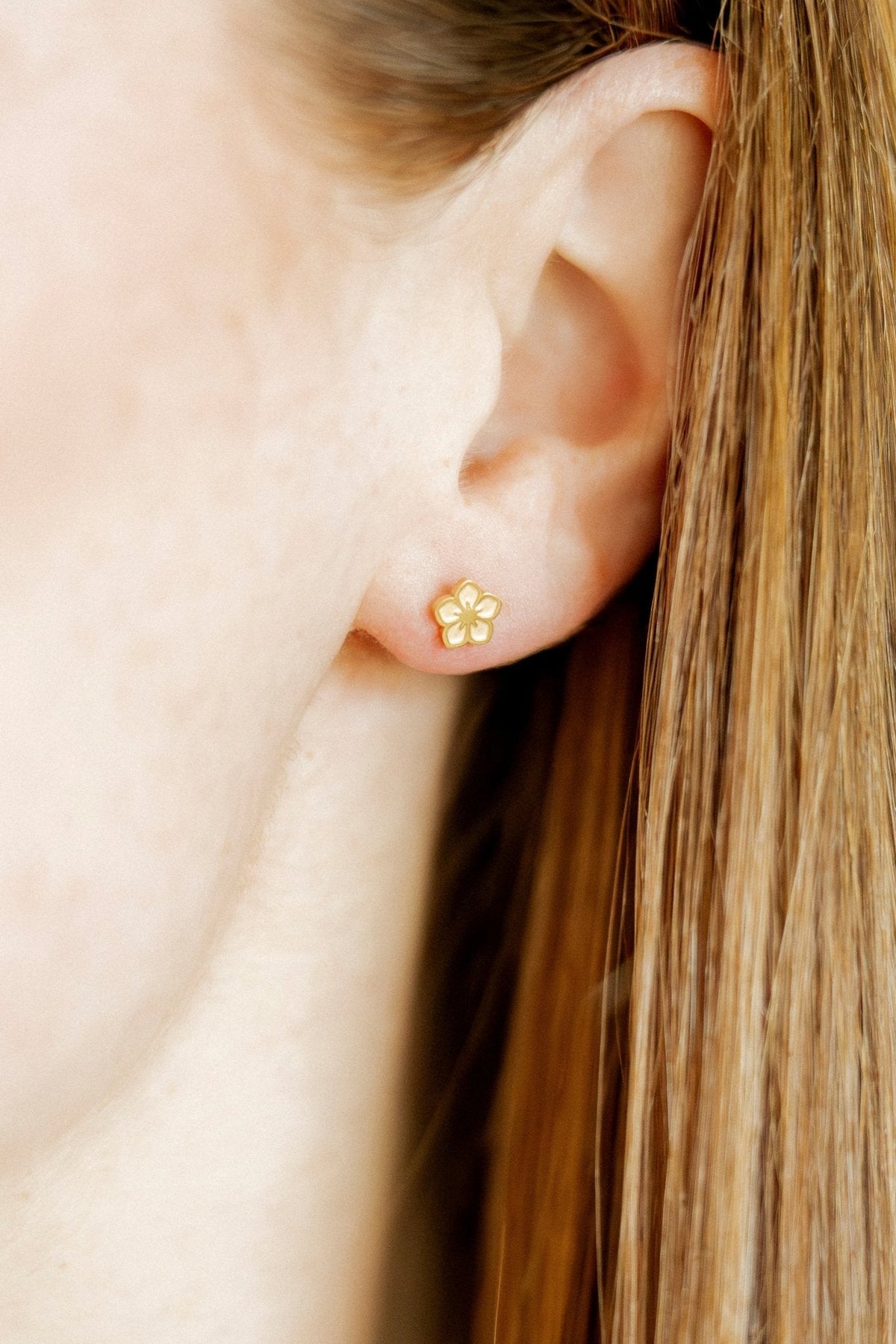 Screwback Stud Earrings - Hibiscus