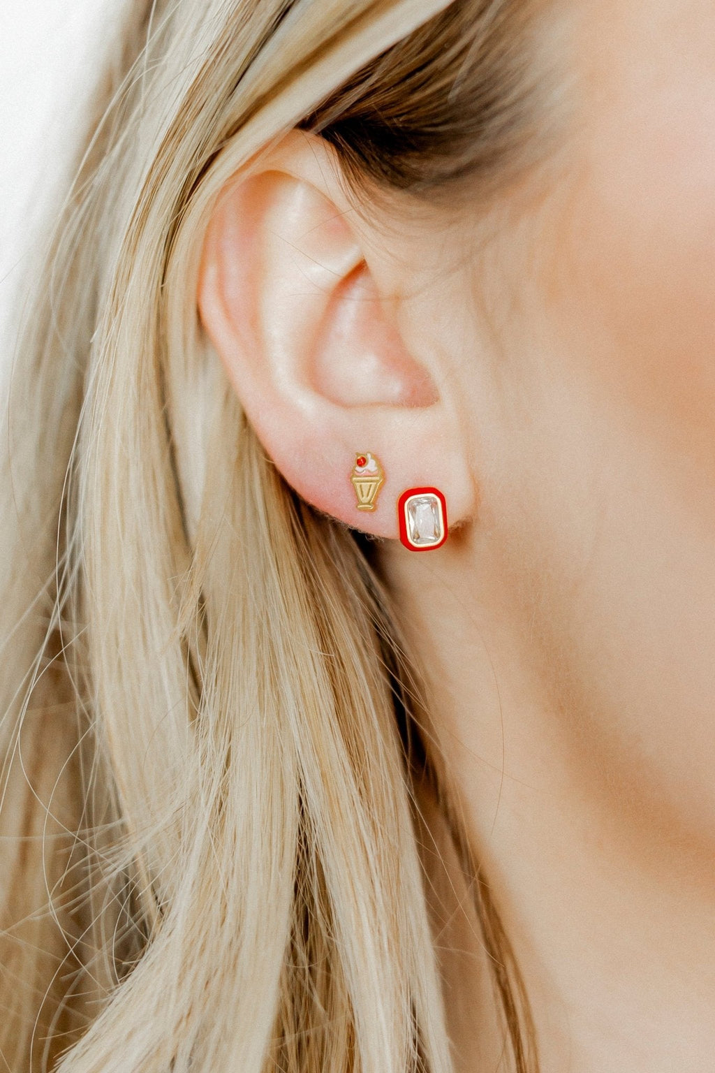 Screwback Stud Earrings - Milkshake