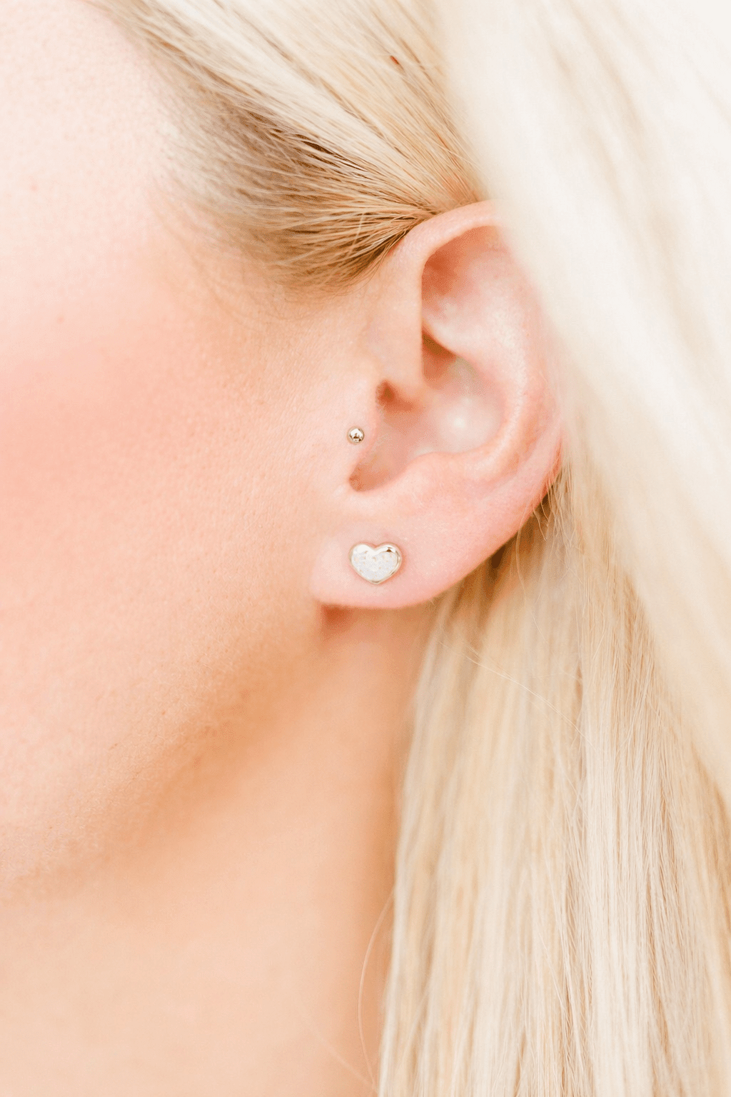 Screwback Stud Earrings - Nora Heart White Silver